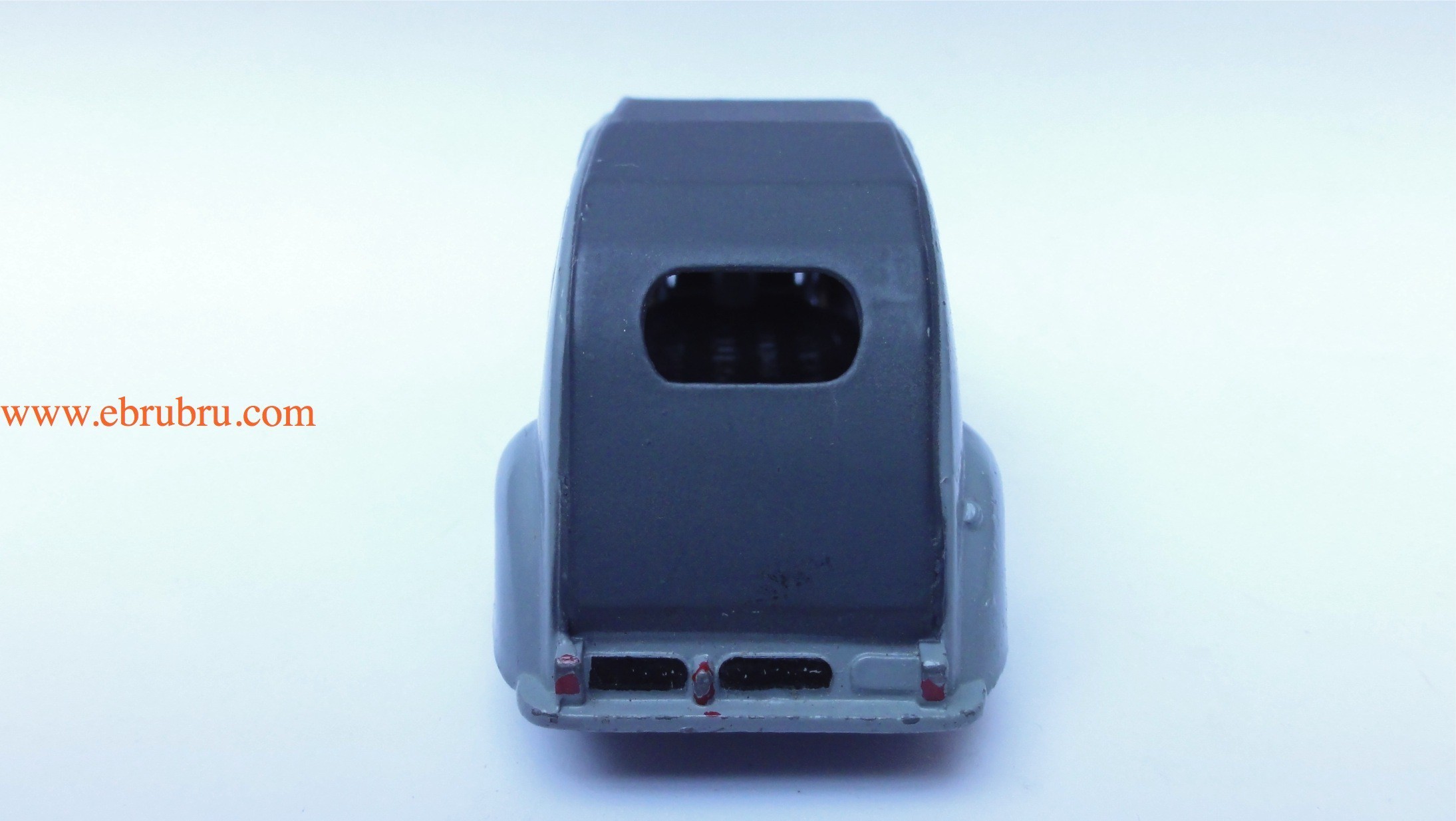 2CV grise modèle 1950 Dinky Toys 3 feux réf 24T 2a