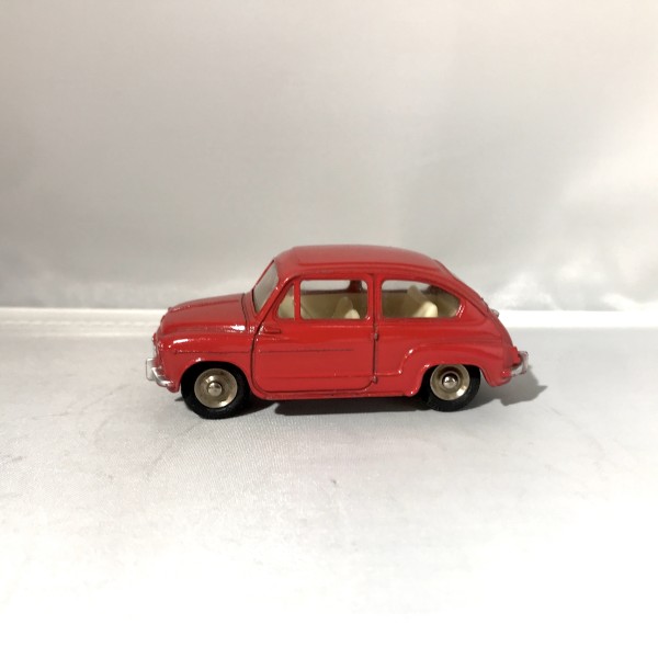 Fiat 600 DINKY TOYS 520