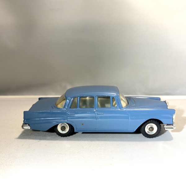 Mercedes Benz 220 SE DINKY TOYS 186