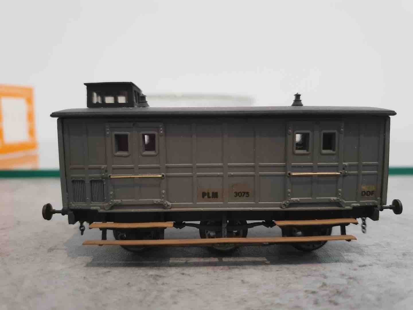 RMA 1638 VOITURE PLM