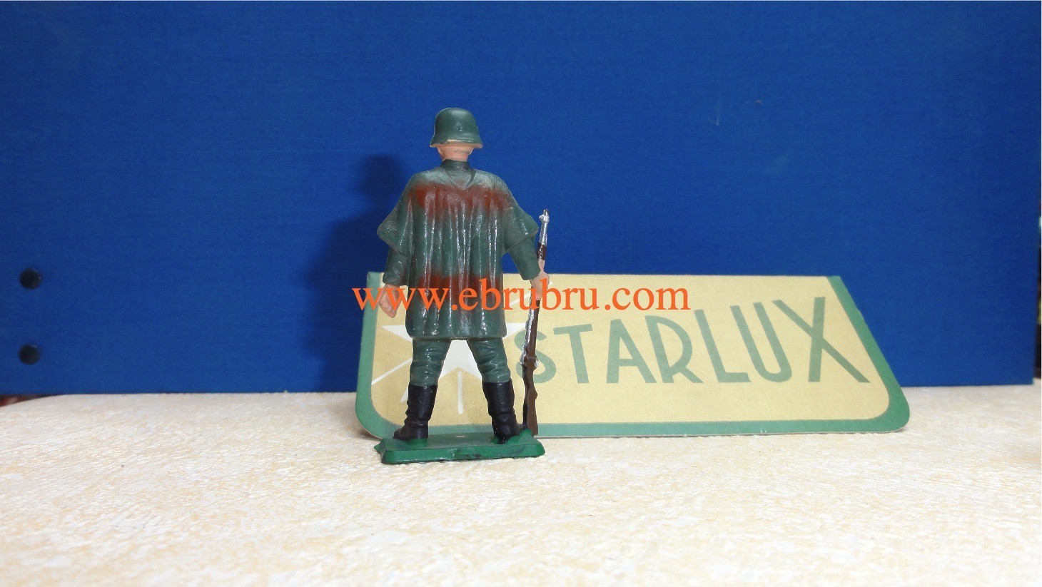 SOLDAT ALLEMAND AVEC PONCHO STARLUX RÉF V6