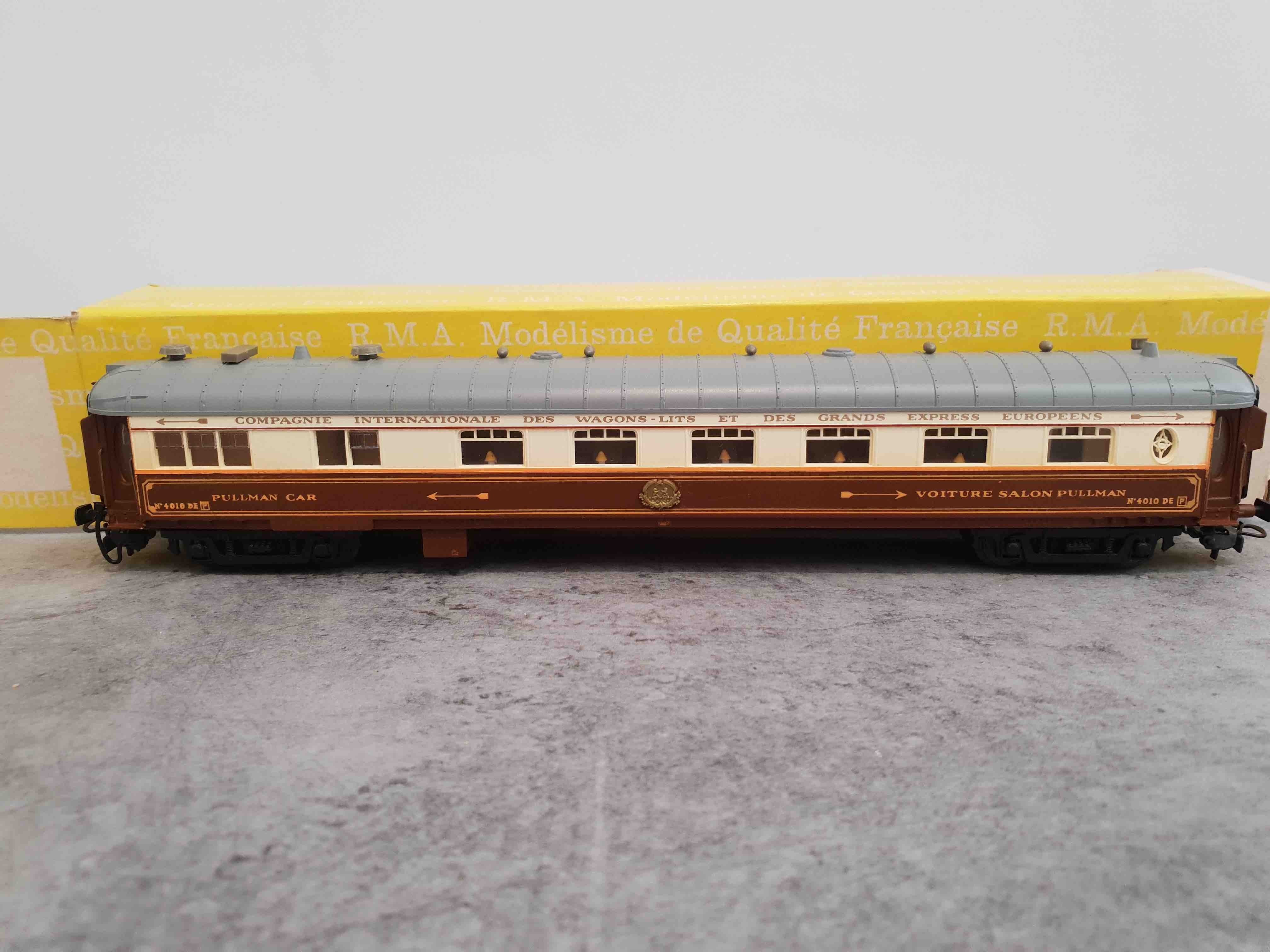 RMA VOITURE SALON PULLMAN