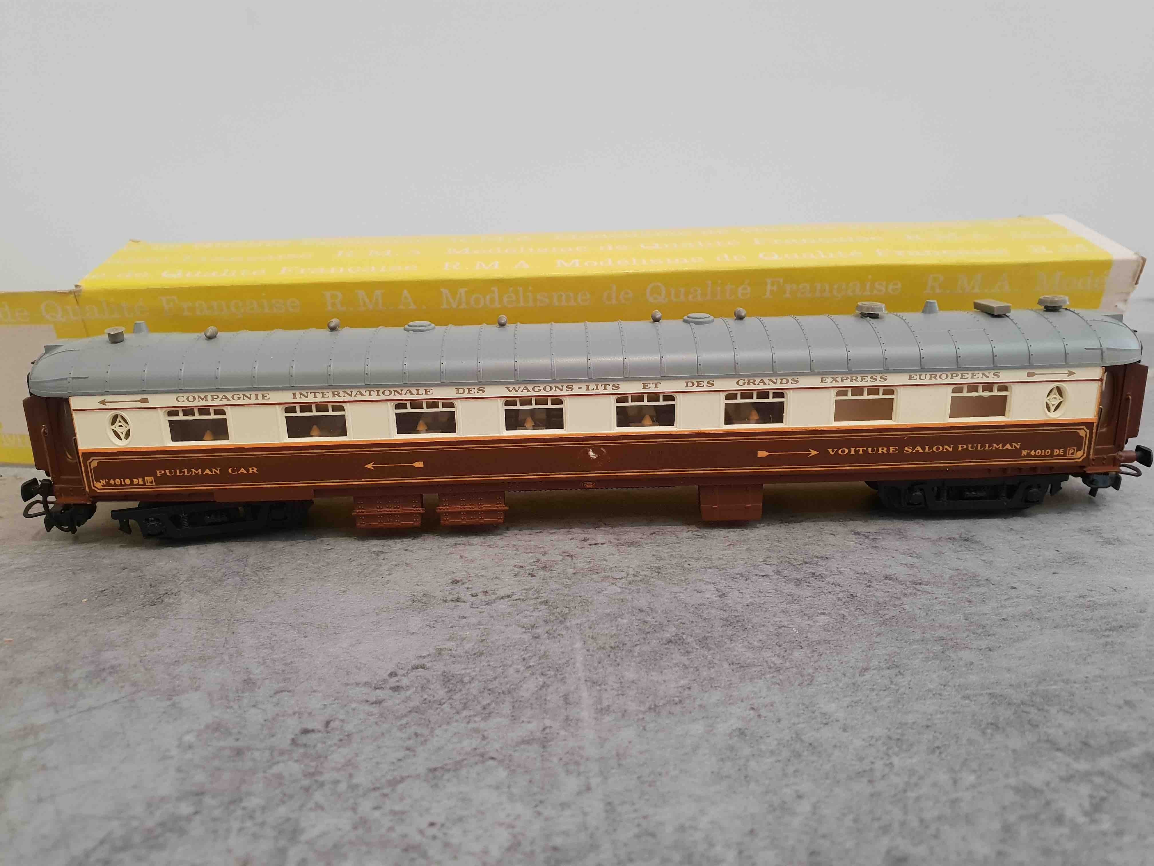RMA VOITURE SALON PULLMAN