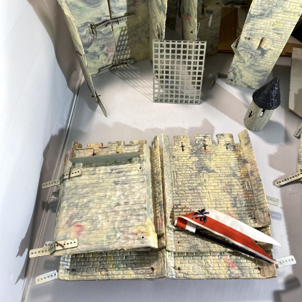 Château du Guesclin ELASTOLIN