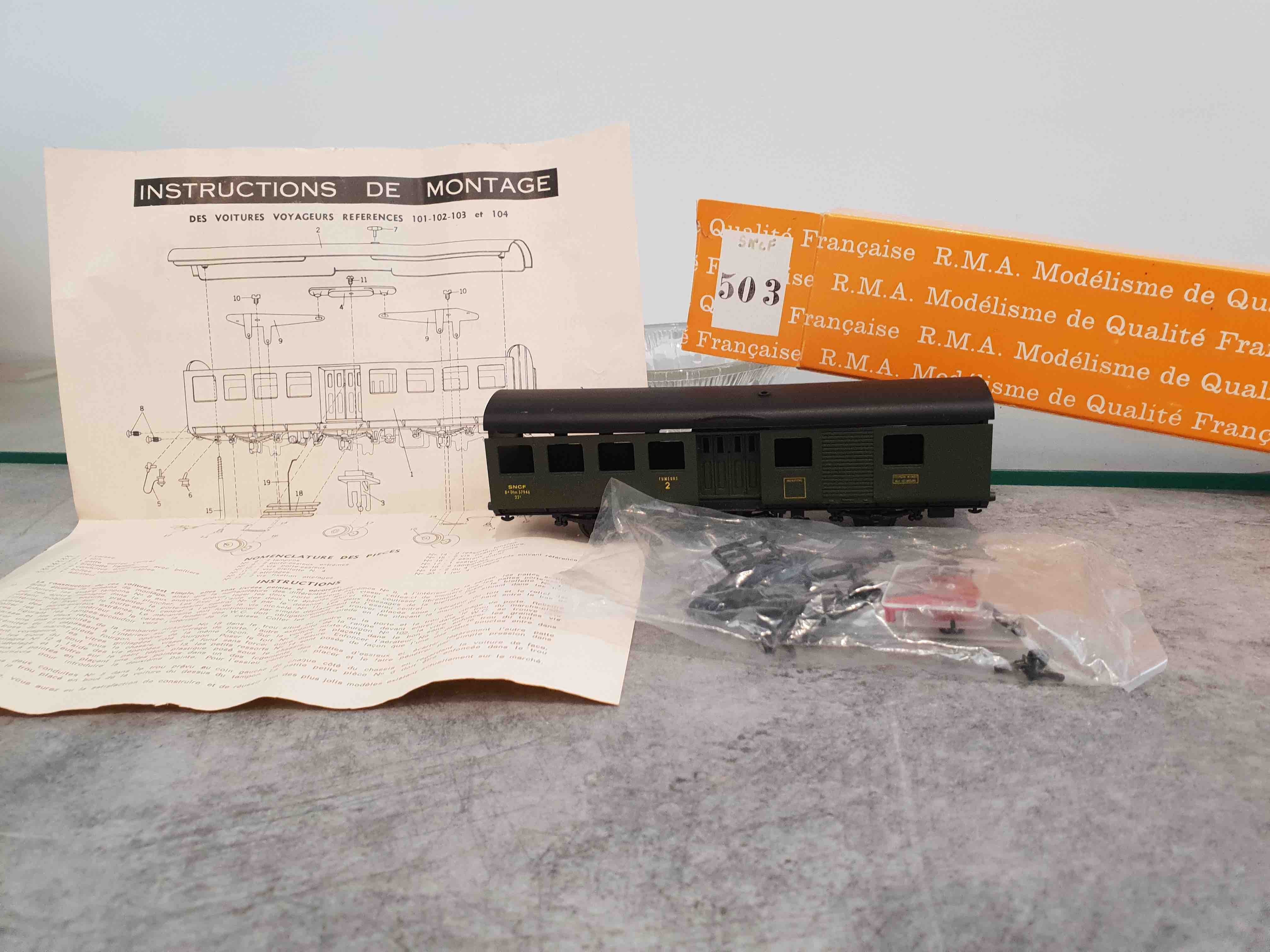 RMA 503 VOITURE BANLIEUE