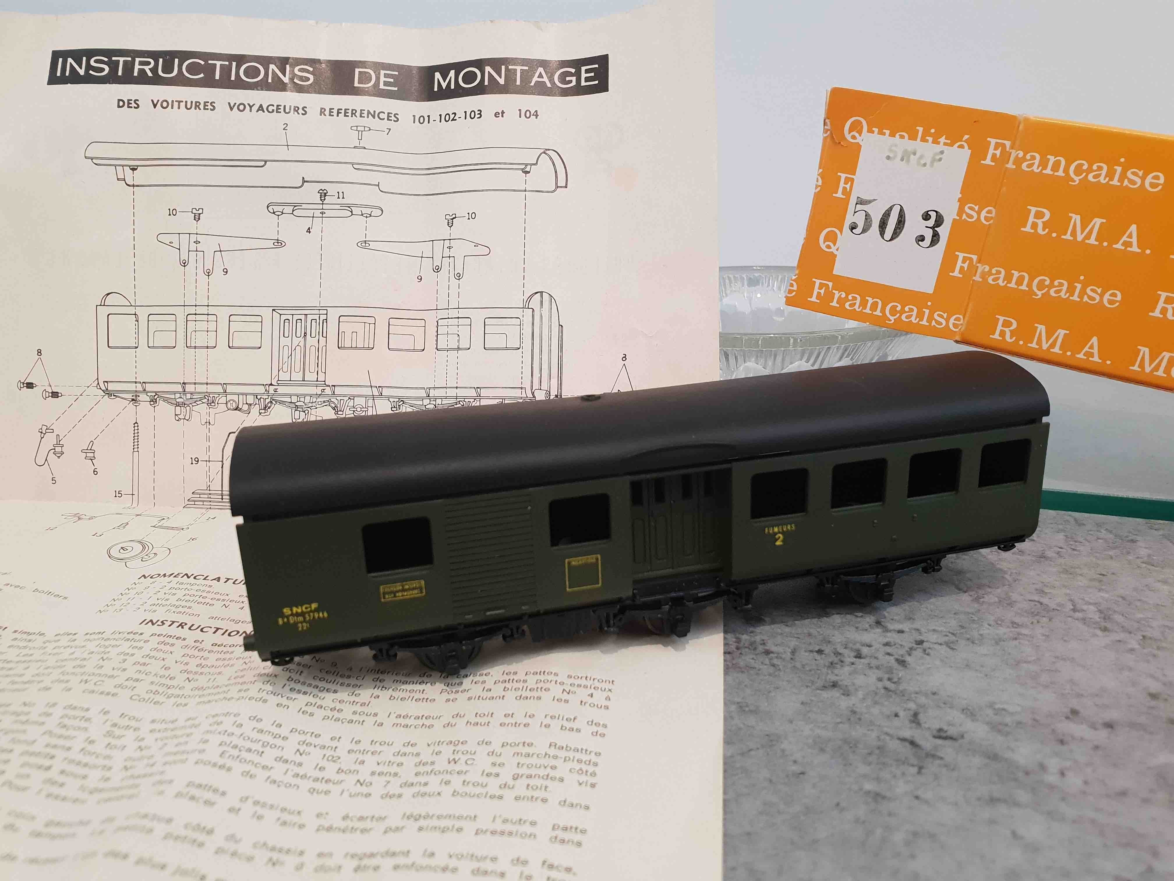 RMA 503 VOITURE BANLIEUE