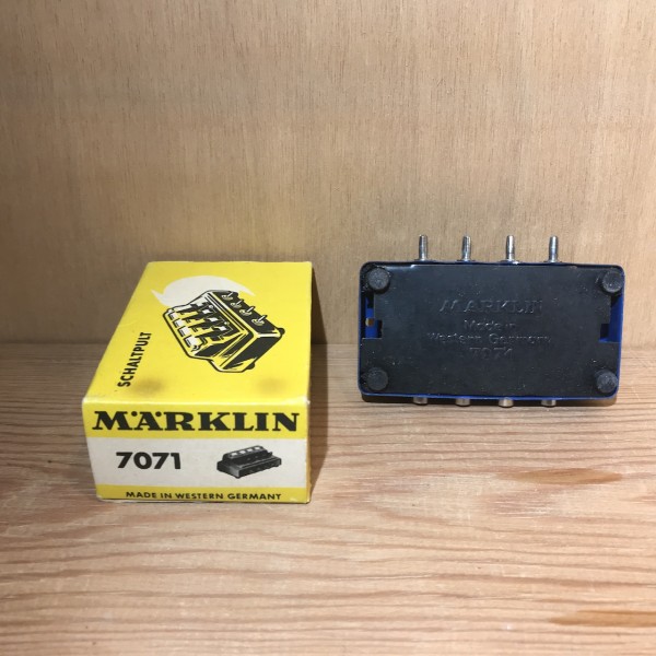 Tableau de commande avec interrupteurs MARKLIN 7071