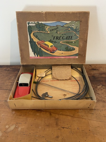 Le Circuit de la Fregate Jouet Mécanique