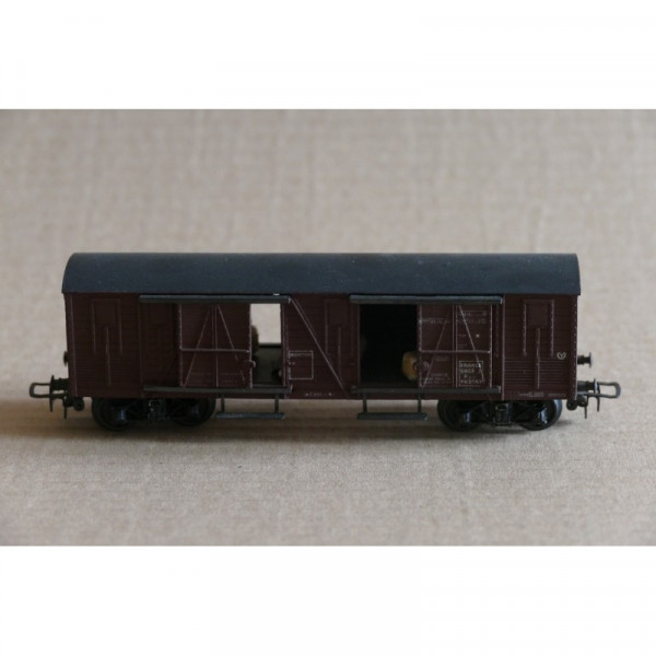 WAGON  COUVERT TP  A BOGIES MARQUE VB REF 50 SNCF
