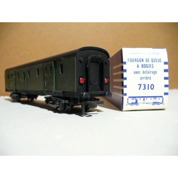 Wagon fourgon de queue à bogies avec éclairage arrière