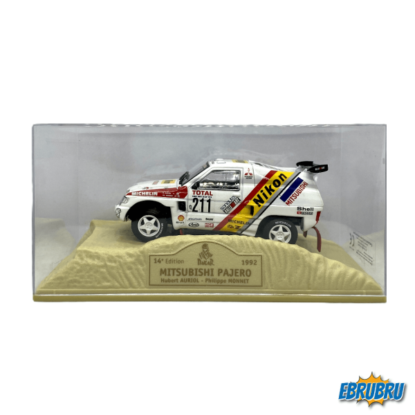 Mitsubishi Pajero - La légende du Dakar NOREV No 17